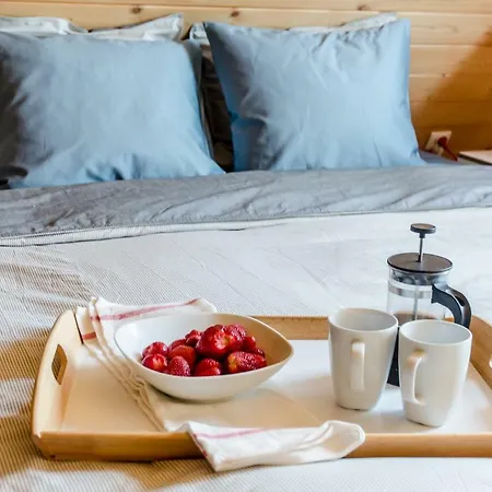 4 Seasons 아파트 코스실리스코