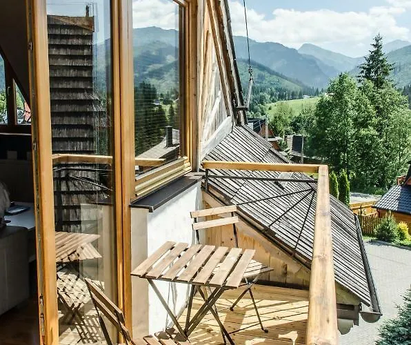 4 Seasons كوشتيليسكا